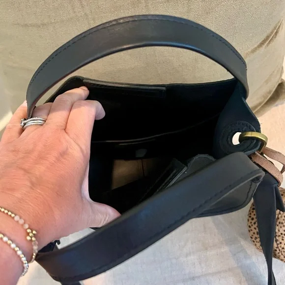 Madewell Sydney Handbag, Small - Picture 3 of 5